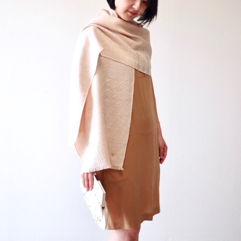 filtango stole METARU auspicious pattern BEIGE - Scarves - Silk 