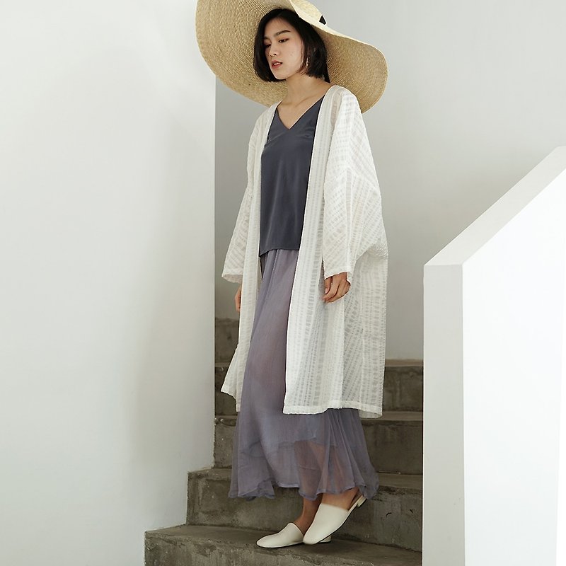 Remains independent of the world | white texture pattern long cardigan spring and summer dark stripes sunscreen loose Oversize smock - Women's Casual & Functional Jackets - Cotton & Hemp White
