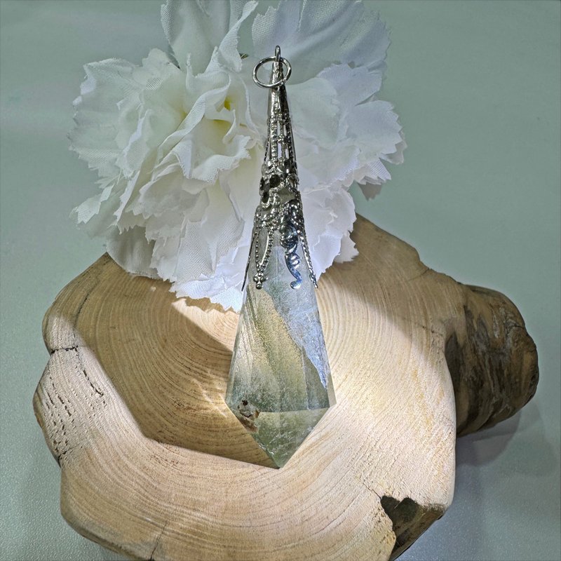 No. 23 Layered Green Phantom Quartz Pendulum with Rainbow Aura, Purple Phantom, Pink Phantom, Pendant Necklace - สร้อยคอ - คริสตัล สีใส