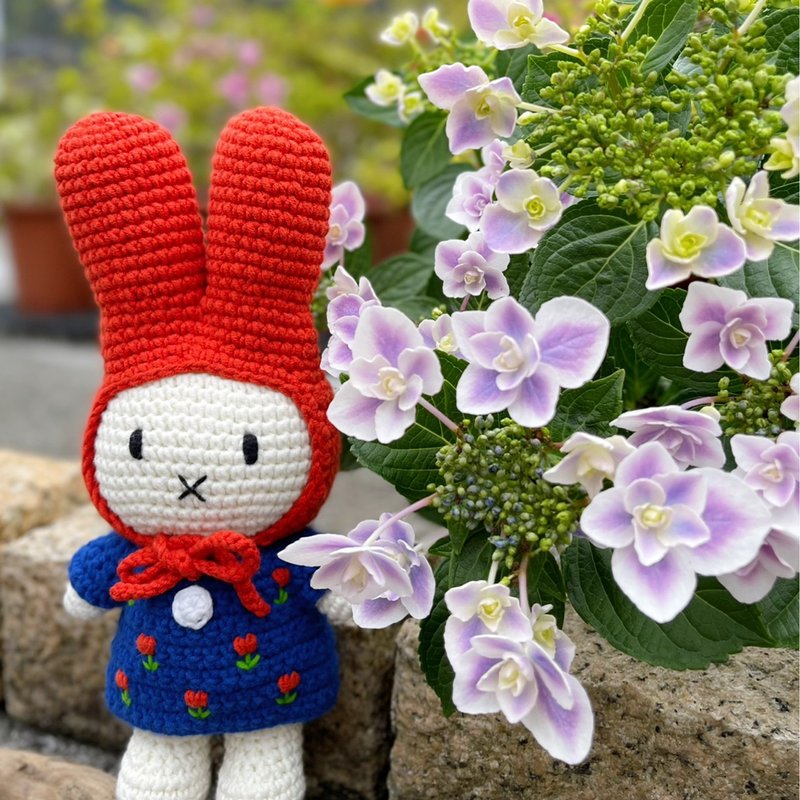 Just Dutch | Miffy handmade and her blue tulip dress + red hat - ตุ๊กตา - ผ้าฝ้าย/ผ้าลินิน 