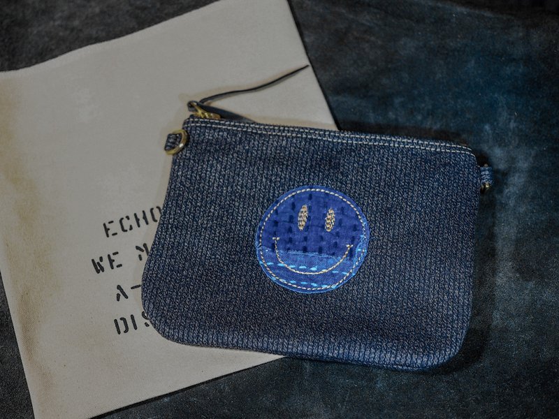 Boro Patch Work Smile Pouch 襤褸拼布微笑小袋 - 化妝包/收納袋 - 棉．麻 多色