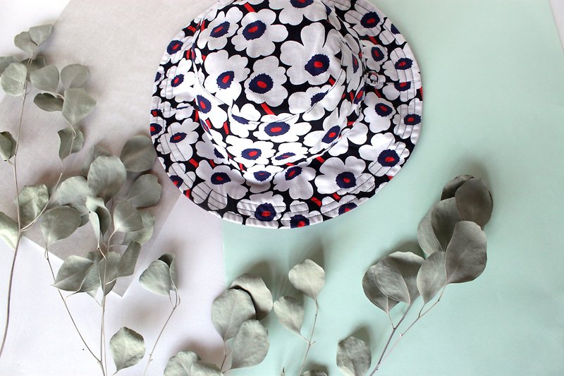 Poppy Flower Double-sided Water Repellent Buket Hat - Hats & Caps - Cotton & Hemp Red