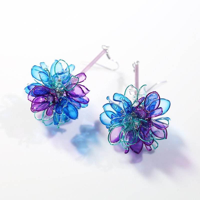 A pair of flower ball transparent purple blue hand-made jewelry earrings - Earrings & Clip-ons - Resin Purple