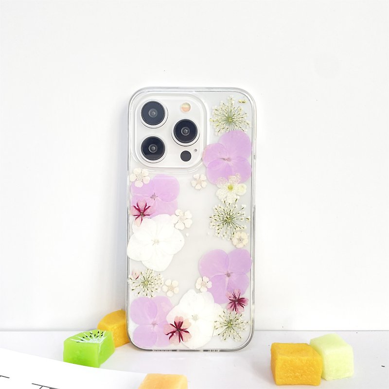 Lace Flower and Hydrangeas Handmade Pressed Phone Case for iPhone Samsung Sony - เคส/ซองมือถือ - พืช/ดอกไม้ 