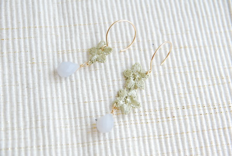 Lace and drop stone earrings green (14kgf) - Earrings & Clip-ons - Gemstone Green