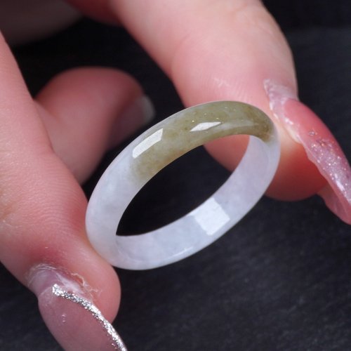 瓔珞珠寶盒 E.L.Jewelry Box 飄黃翡翡翠戒指戒圈 | 國際21.5圍 | 天然緬甸A貨翡翠 | 送禮