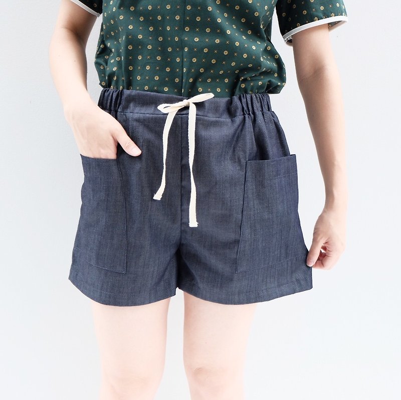 Soft-Denim Shorts - 女長褲 - 其他材質 藍色