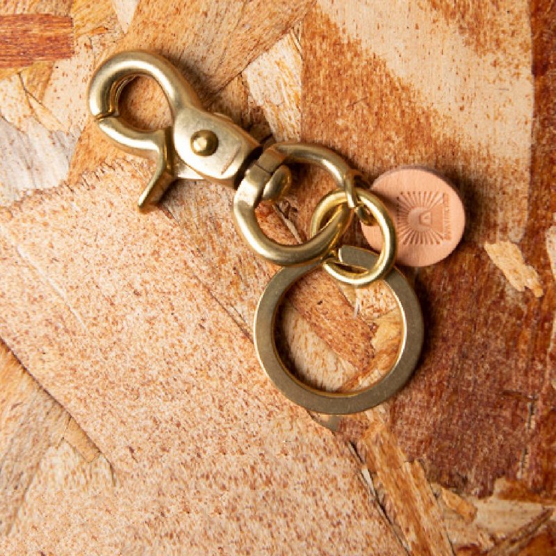 Brass keychain with lever clasp 3-year warranty Cowhide Tochigi leather Brass keychain with lever clasp Antique style Men's Women's Japanese genuine leather Leather - Keychains - Other Metals 