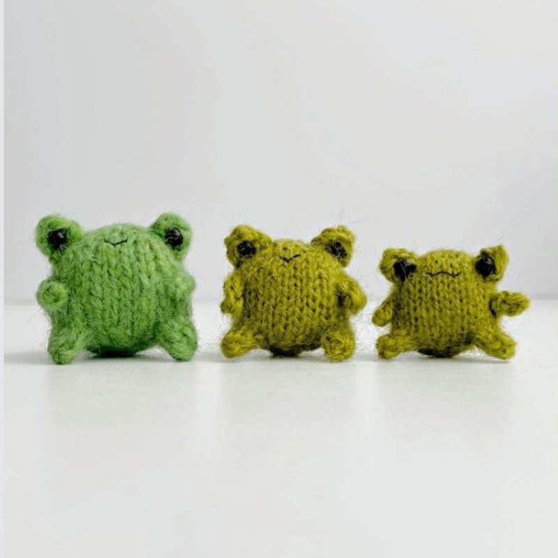 Little toad knitting pattern Amigurumi frog pattern. English and Russian PDF. - 手工藝教學/工具書 - 其他材質 