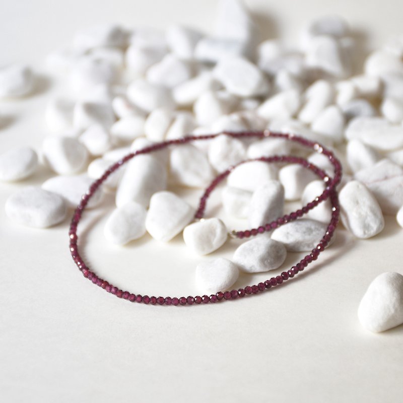 Handmade Sterling Silver with Tiny Garnet Beads Necklace, Birth stone for Jan - สร้อยคอ - เครื่องเพชรพลอย สีม่วง