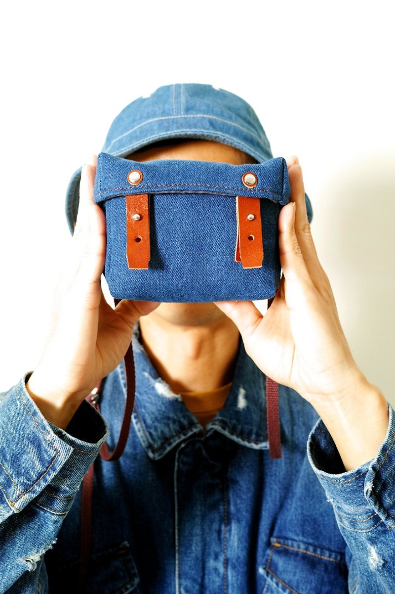 DENIM-手做皮革丹寧帆布盒型斜側揹/相機/收納包 - 相機袋 - 棉．麻 藍色