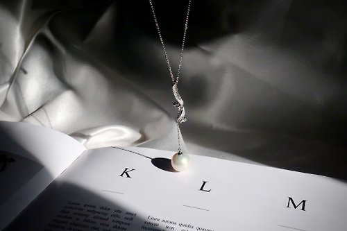 𝐖𝐄𝐈𝐒𝐇𝐈晶品設計館 WEISHI藝術流線垂墜珍珠項鍊 天然海水珍珠 S925 鑲鑽設計