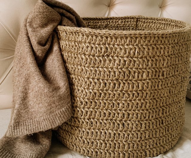 Big basket for cheap blankets