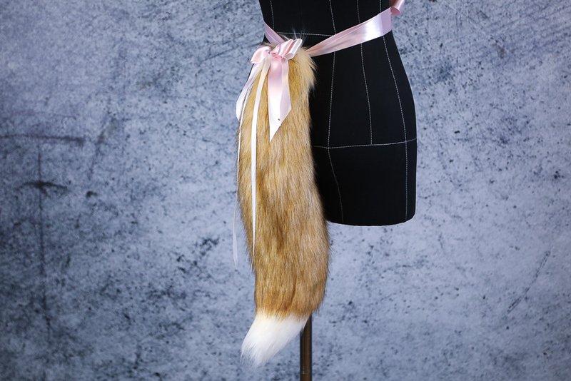 Blonde Fox Tail Faux Fur Tail - 設計館 Catzo Club 其他 - Pinkoi