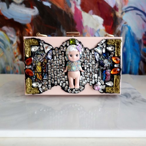 TIMBEE LO shop TIMBEE LO 粉紅色宗教風立體天使娃娃嬰兒水晶寶石手提盒鍊子包包