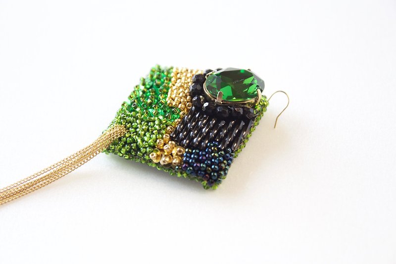 18-karat gold embroidery earrings 18K embroidery earrings - Earrings & Clip-ons - Gemstone Green