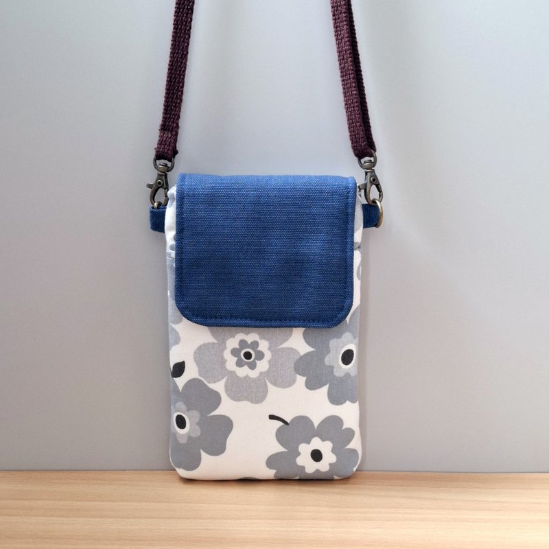 磁扣/手機包-灰色花花 - 手機殼/手機套 - 棉．麻 