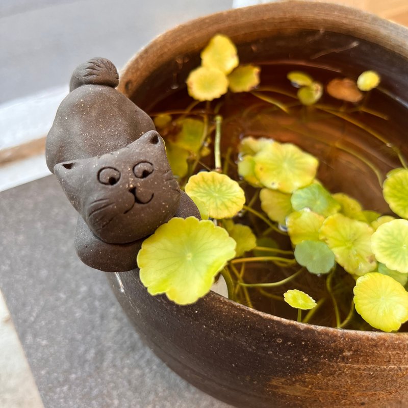 有點戲謔的貓貓 / 陶偶 / 筷架 - 公仔/玩偶 - 陶 黑色