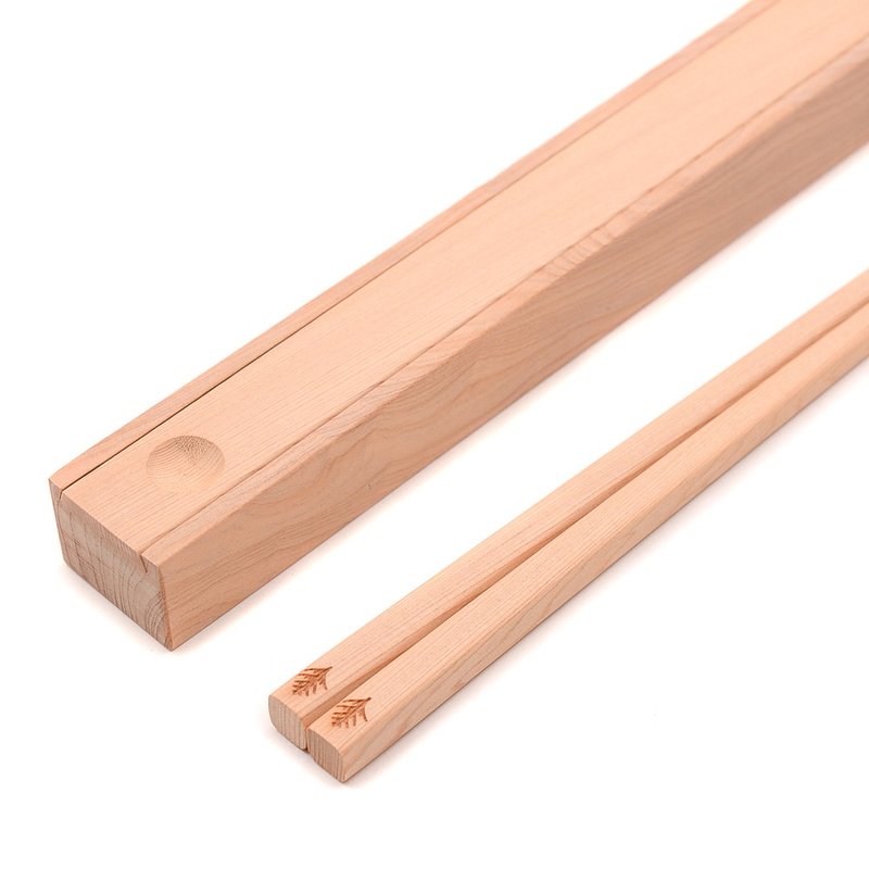 Taiwanese cypress chopstick box set - one-piece model | Let you have your own wooden tableware with a wooden storage box - ตะเกียบ - ไม้ สีทอง