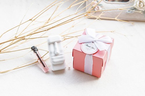幸福朵朵 婚禮小物 花束禮物 Pink粉紅盒裝 摩艾擴香石+附精油 婚禮小物 生日禮物 畢業禮物