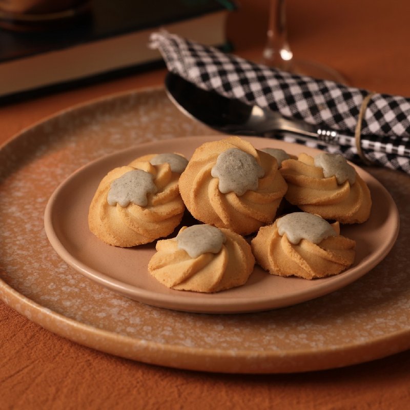 雲朵奶蓋曲奇-松露萊思克奶油 - 零食/點心 - 新鮮食材 粉紅色
