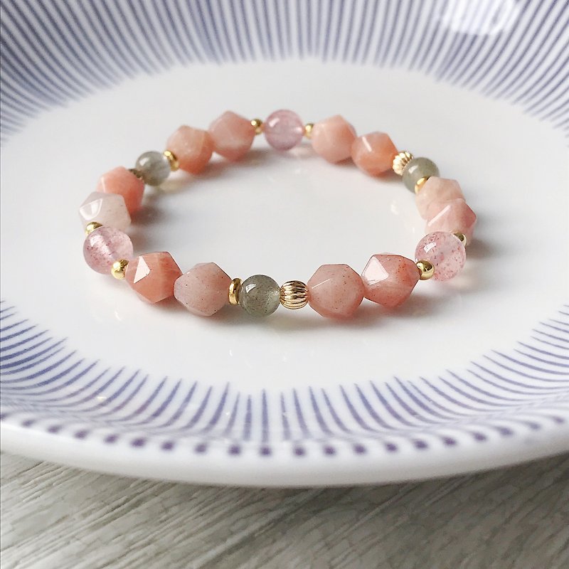 Crystal bracelet. Orange Moonstone. Strawberry crystals. Labradorite. wristband - Bracelets - Crystal Orange