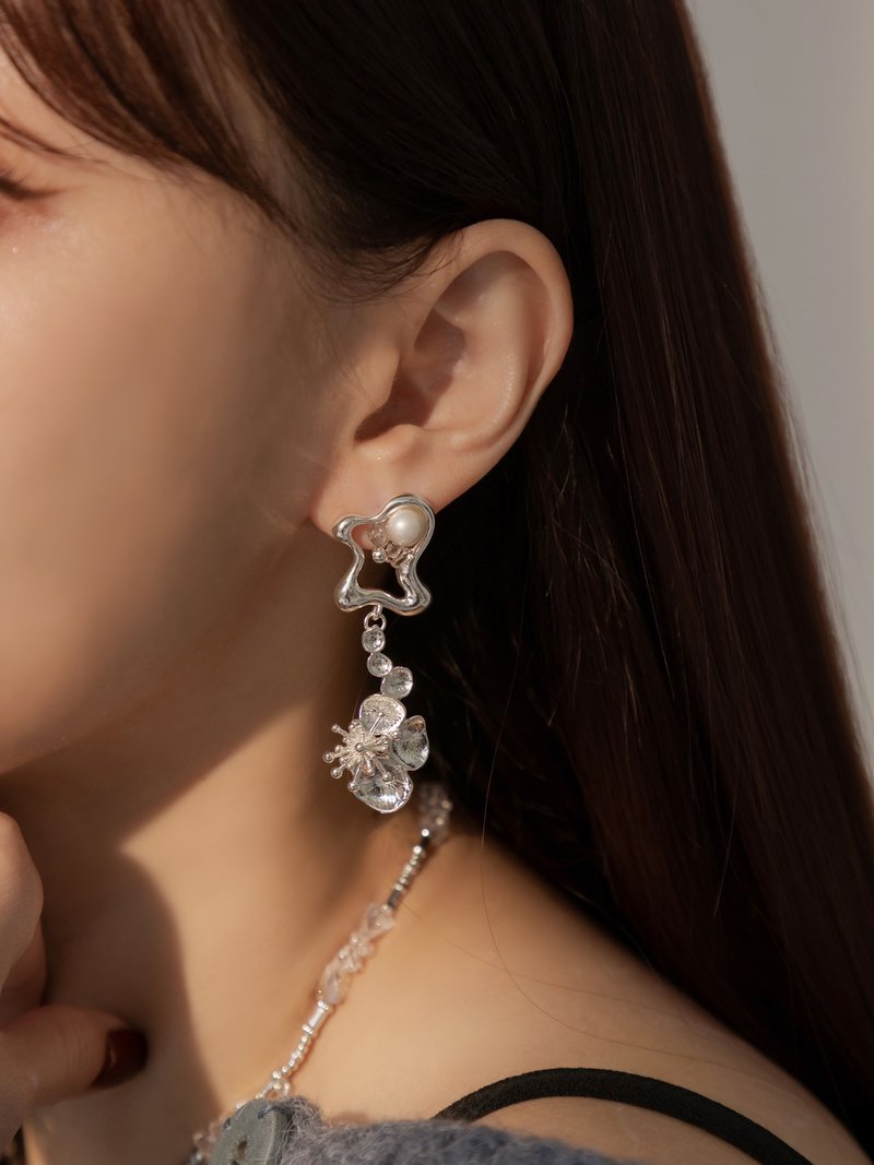 海邊有座圖書館。MUCHAT手作幾何珍珠煙花純銀針耳環 - 耳環/耳夾/耳骨夾 - 其他金屬 銀色