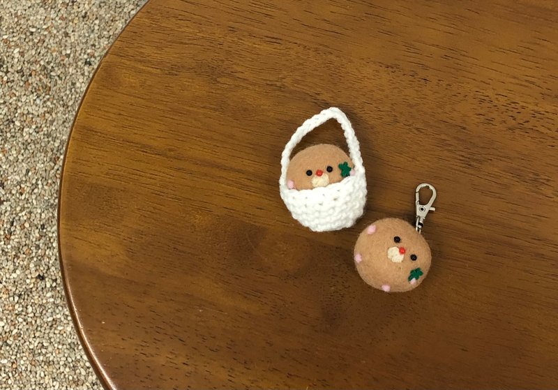 Lucky potato moles keyring - ที่ห้อยกุญแจ - ขนแกะ สีกากี