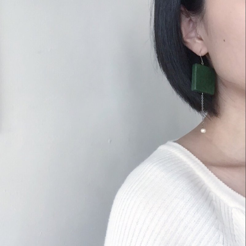 麻將。綠方塊珍珠黃銅耳環 - 耳環/耳夾 - 其他金屬 綠色