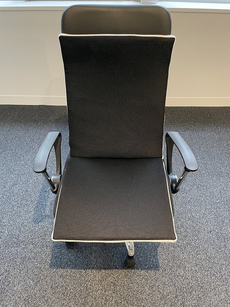 Noble Leaf seat cushion - เก้าอี้โซฟา - วัสดุอื่นๆ สีดำ