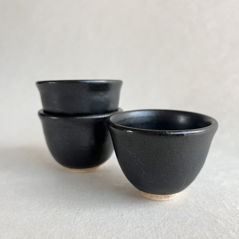 Ceramic tea cup / cha wan - Teapots & Teacups - Pottery Black