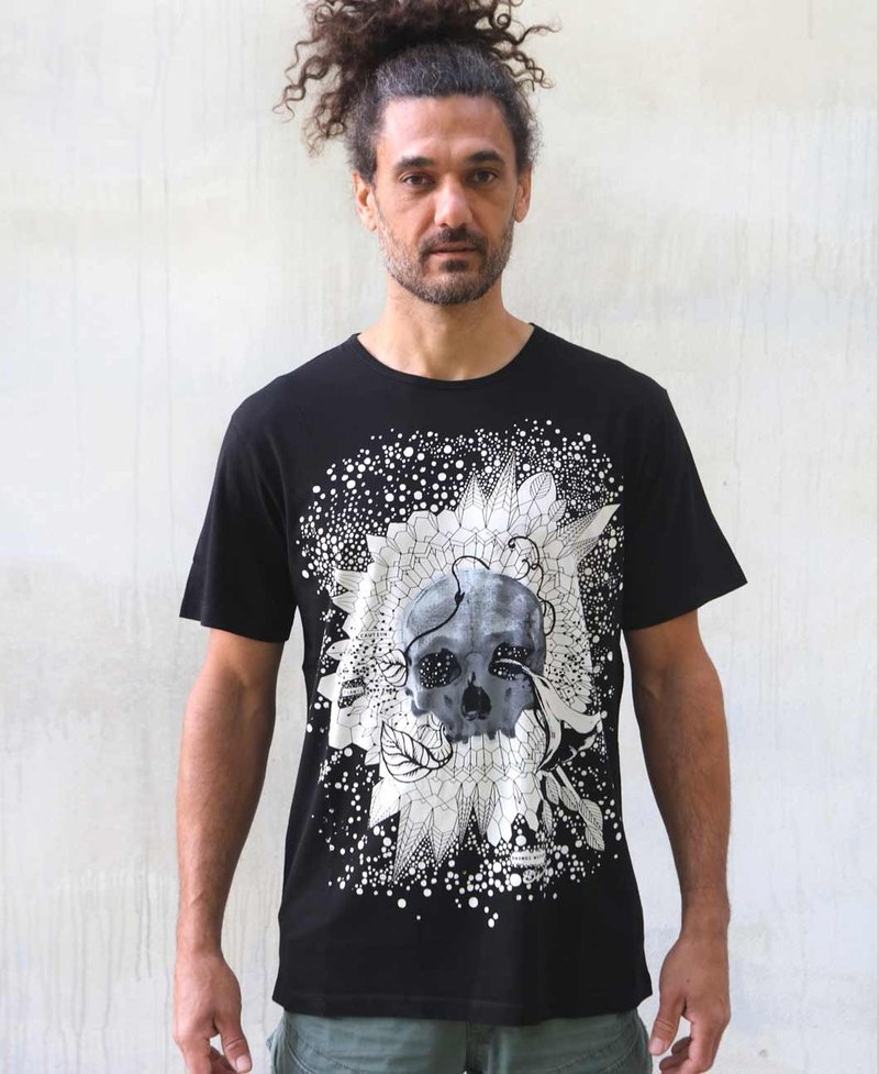 Earth Born Black Men's Tee Shirt - เสื้อเชิ้ตผู้ชาย - ผ้าฝ้าย/ผ้าลินิน 