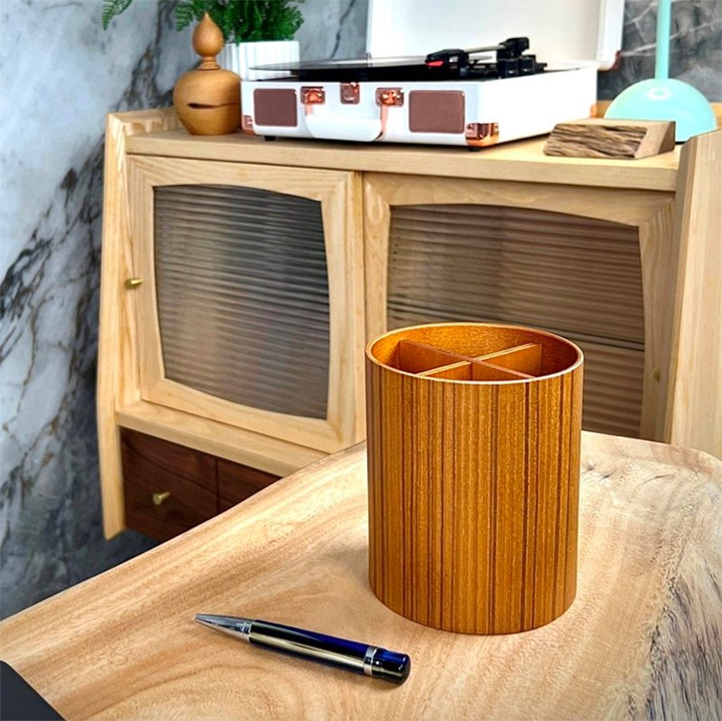 Teak Black Walnut Solid Wood Pen Holder Pen Barrel Simple Texture Design Storage Desktop Storage - กล่องเก็บของ - ไม้ สีนำ้ตาล