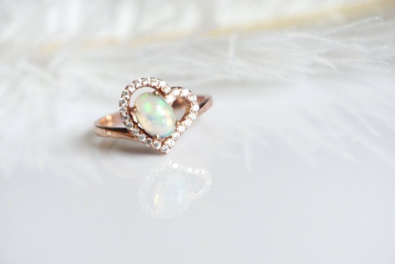 Natural Opal Oval Heart Design Silver925 Ring with Rose Gold Plated - 戒指 - 純銀 多色
