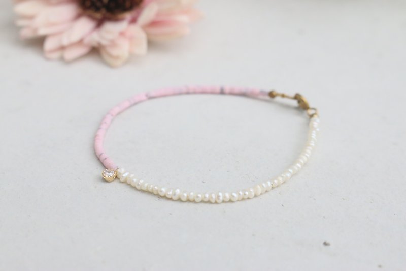 <☞ HAND IN HAND ☜> Corals - half and half bracelet (0021) - Bracelets - Gemstone Pink