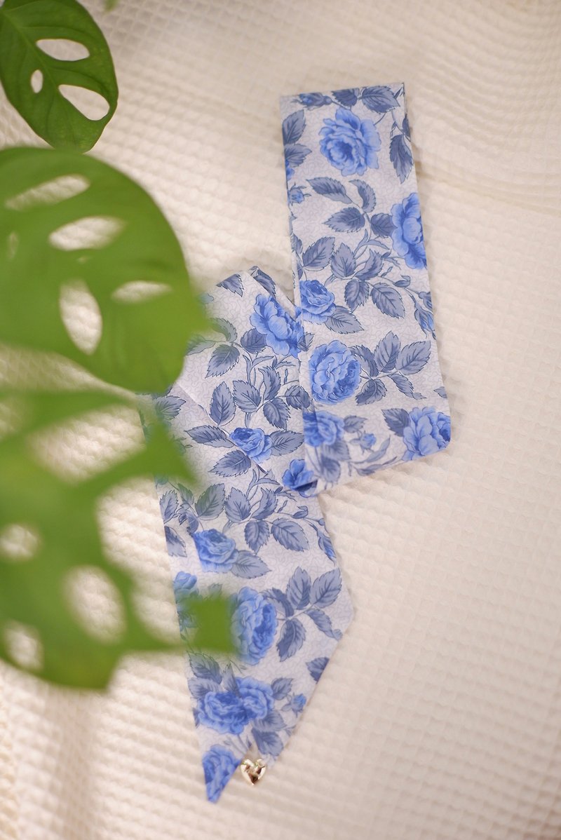 Twilly British Liberty fabric | Melancholy blue rose - ที่คาดผม - ผ้าฝ้าย/ผ้าลินิน สีน้ำเงิน