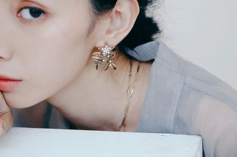 COR-DATE / Stars and Leaves Earrings - ต่างหู - วัสดุอื่นๆ 