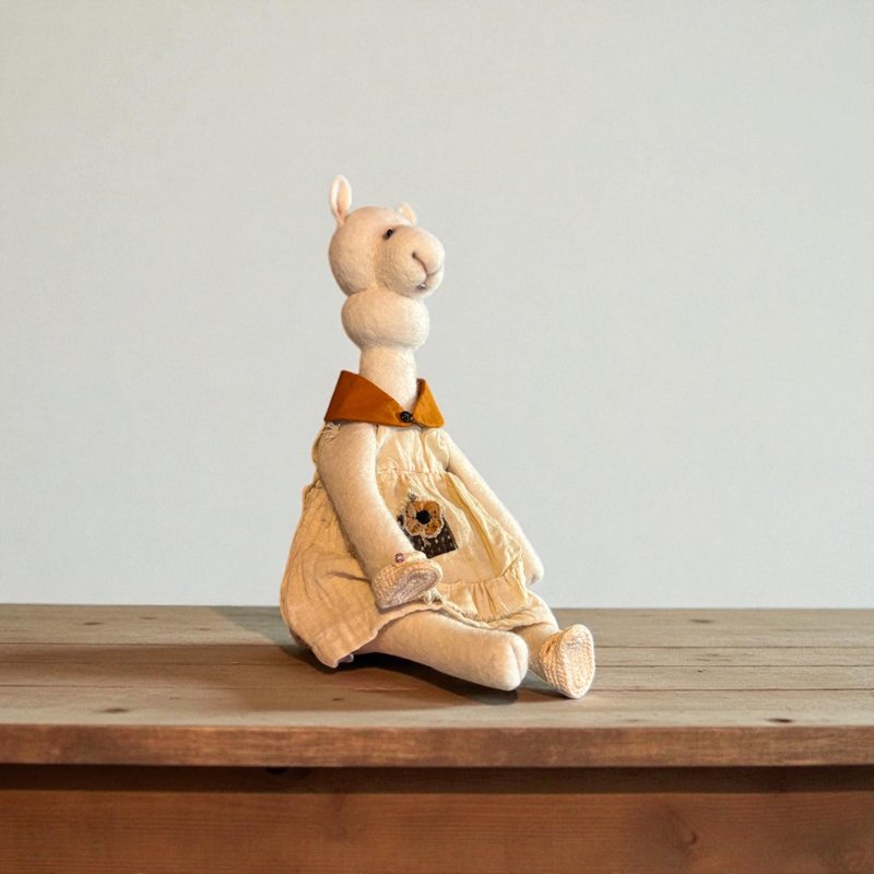 Llama collectable felt toy - 公仔/玩偶 - 羊毛 白色