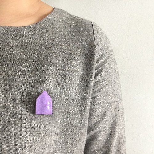 feel-felt-felt Handmade wool felt brooch : lavender house