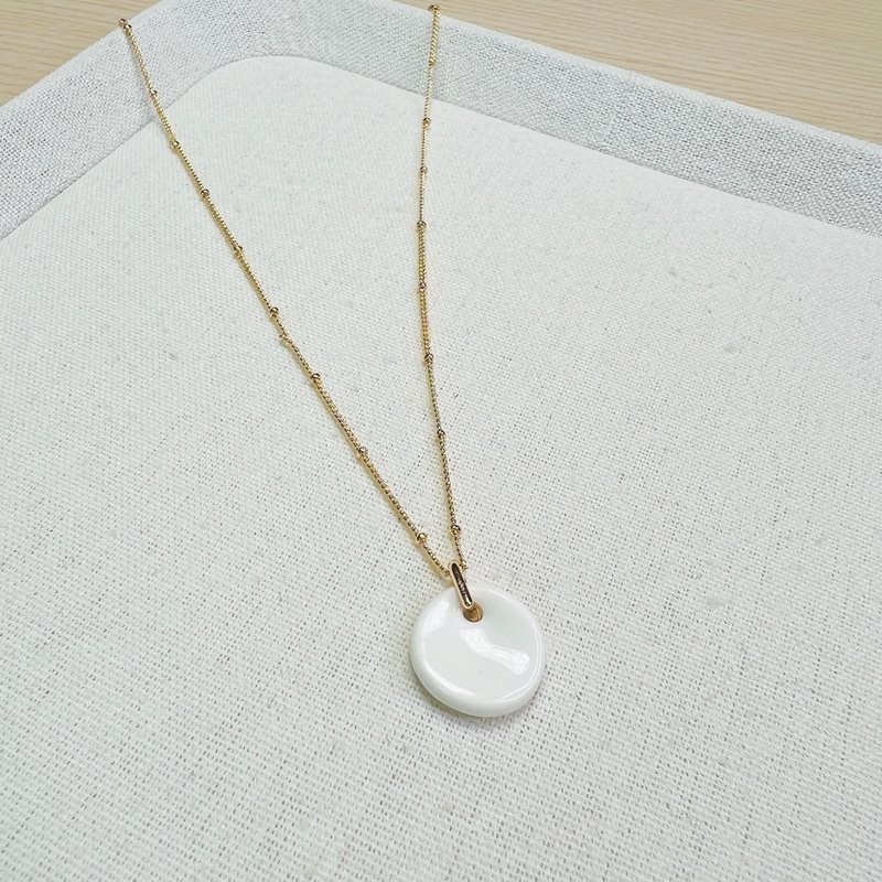 Urban Chic 都會系列  白瓷項鍊  White Berry 白莓果 - 項鍊 - 瓷 白色