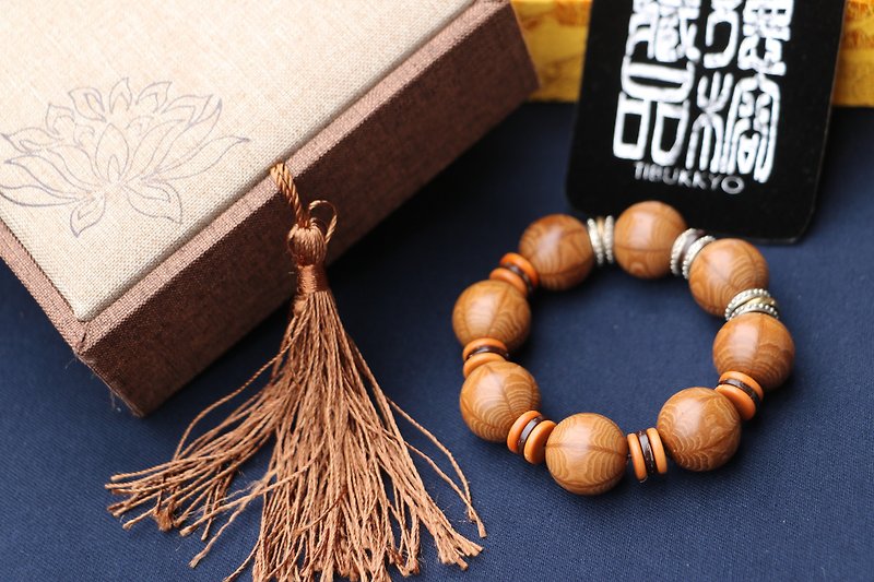 beads wood 18mm bracelet - สร้อยข้อมือ - ไม้ 