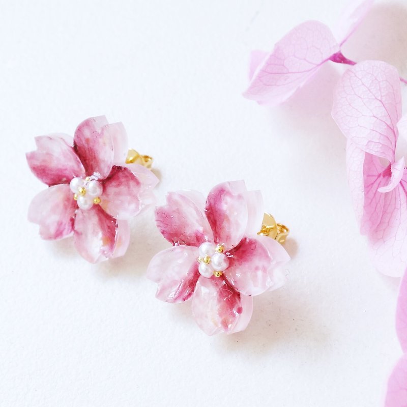 Sakura art earrings or Clip-On - ต่างหู - เรซิน สึชมพู