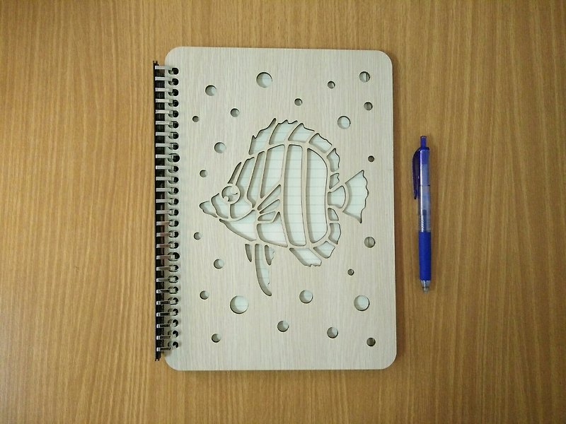 [Teacher’s Day Gift] B5 two-leaf 26-hole notebook─Hollowed out tropical fish notebook - Notebooks & Journals - Wood 