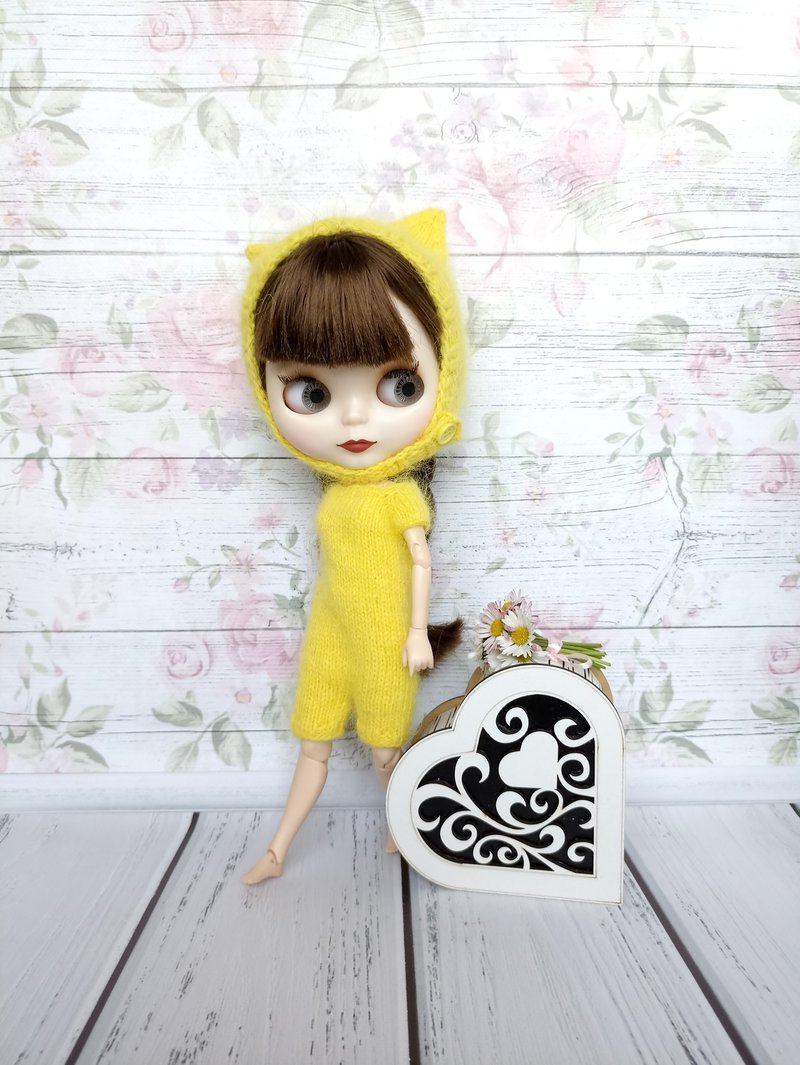 Yellow clothes set for Blythe, Neo Blythe, Pullip, and ozer similar size. - จัมพ์สูท - ขนแกะ สีเหลือง