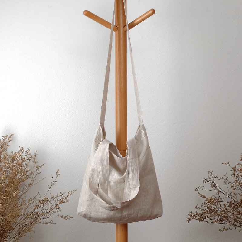 Beige Tiny Striped Linen Tote Bag - กระเป๋าแมสเซนเจอร์ - ลินิน สีกากี