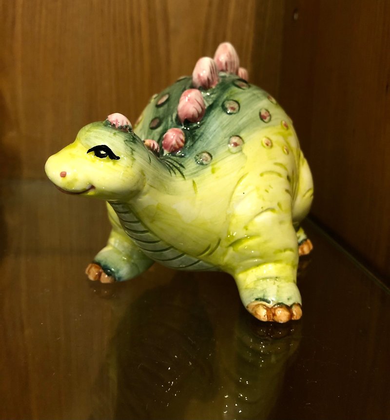 Made in Taiwan Hand-Painted Ceramic Dinosaur Shaped Bank - กระปุกออมสิน - เครื่องลายคราม สีเขียว