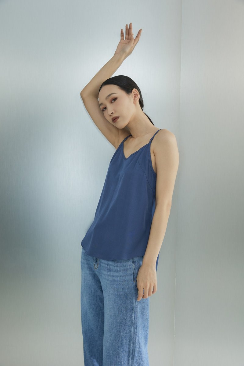 [Brand original] Lily silky thin shoulder vest navy blue - Women's Vests - Other Man-Made Fibers Blue