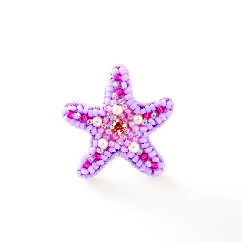 Starfish pin badge (purple) Bead embroidery starfish brooch purple - Brooches - Other Materials Purple