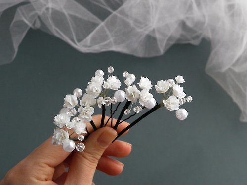 FloralAccessoriesUA White small flowers hair pins Gypsophila wedding hair clip