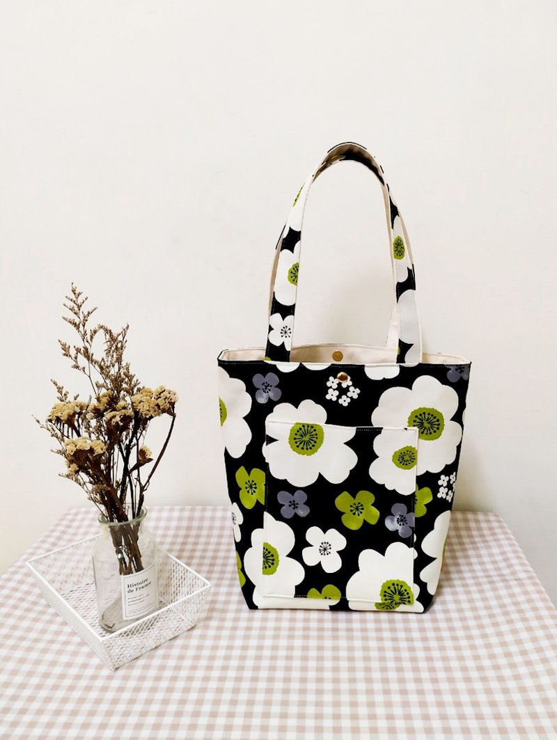 Xiaoman Series/Mother-and-Flow Shoulder Bag/Tote Bag/Nordic Large Flower Style/Limited Out of Print Product - Handbags & Totes - Cotton & Hemp Black